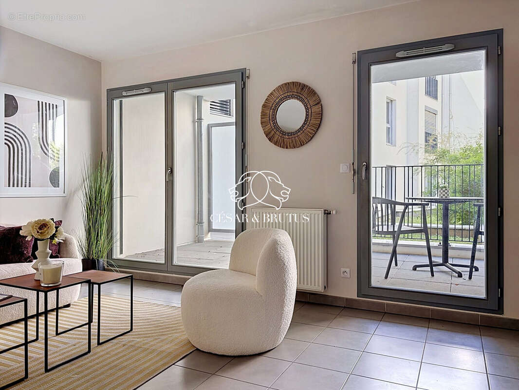 Appartement à NEUVILLE-SUR-SAONE