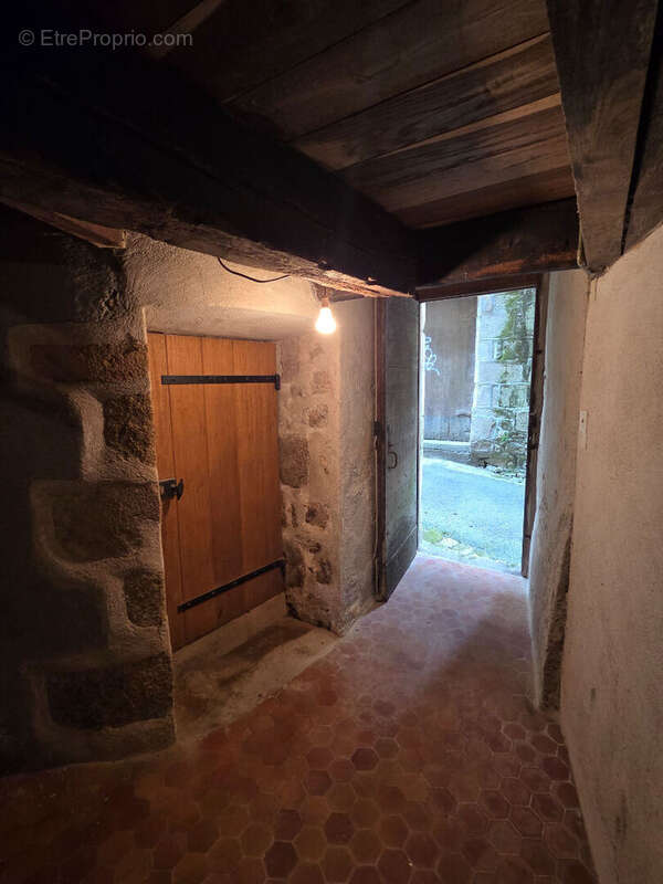 Maison à EYMOUTIERS