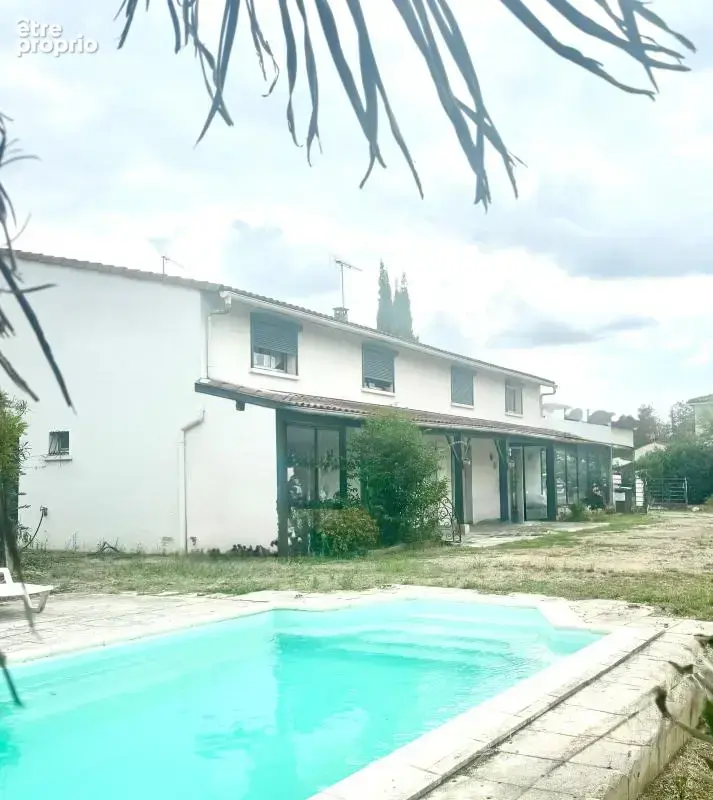 T4 de 125 m² plain pied  avec piscine et 600m² de jardin - photo 2