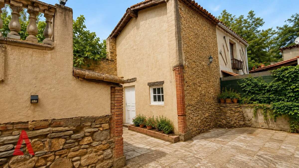 Maison en pierre avec jardin.  Charme et potentiel. PALAJA - photo 3