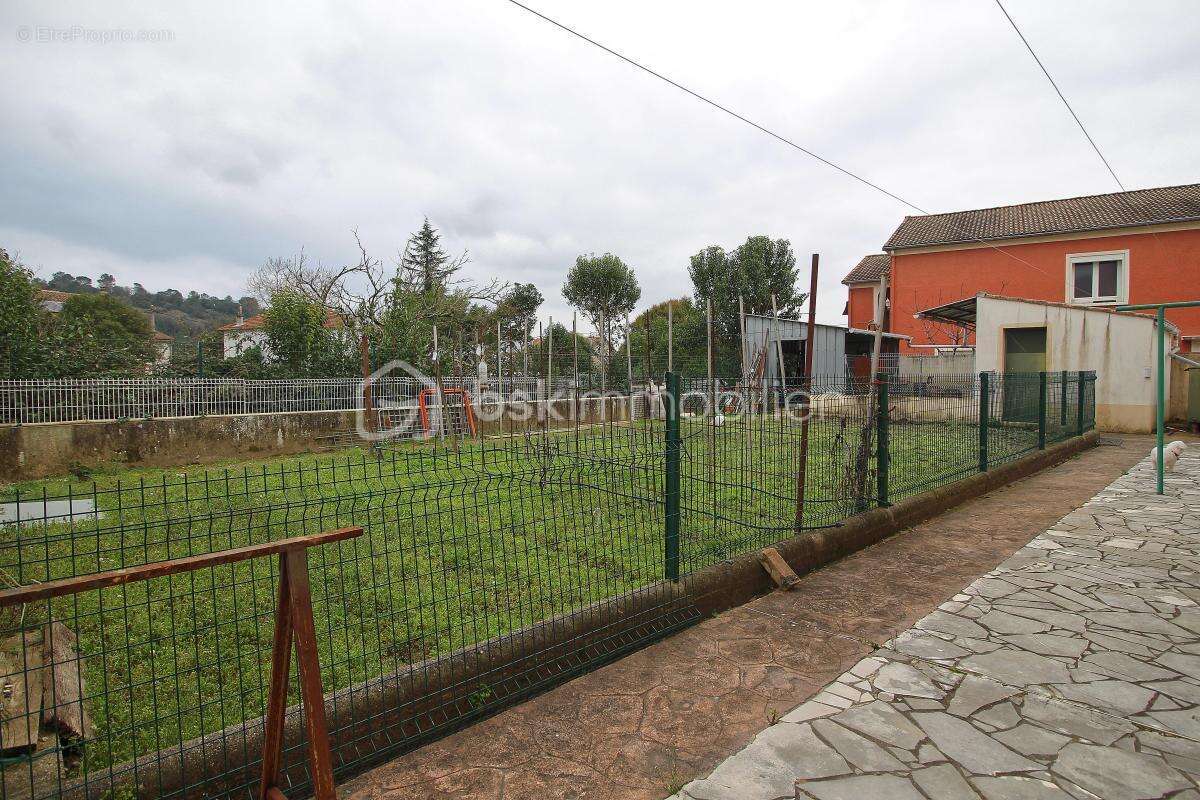 Villa en R+1 de 222 m² - photo 3
