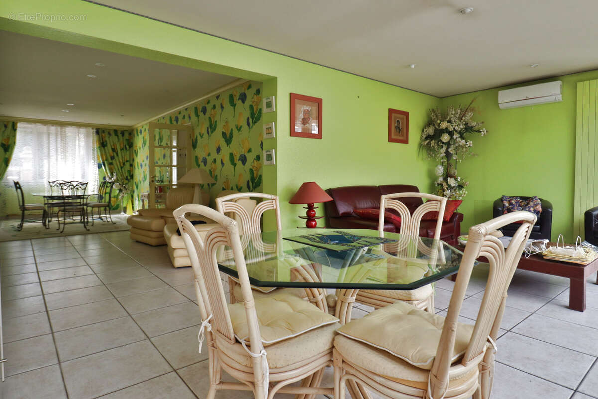 Maison à SAINTE-SAVINE