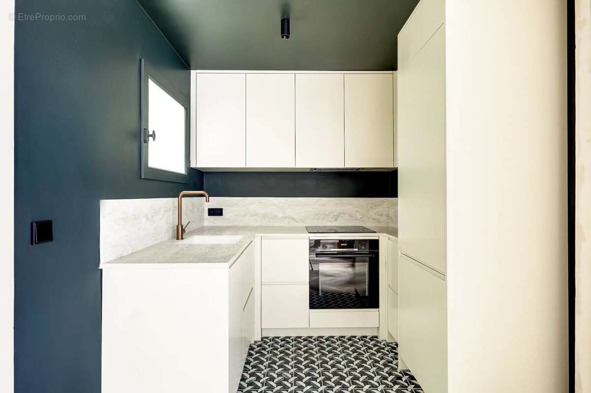 Appartement à PARIS-1E