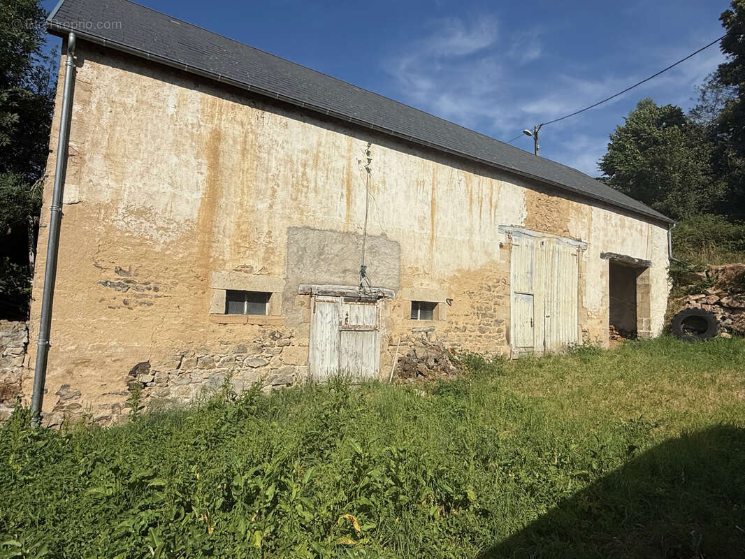 Auv 1225: Maison de caractère, grande grange, toits neufs, 1640m2 - photo 28