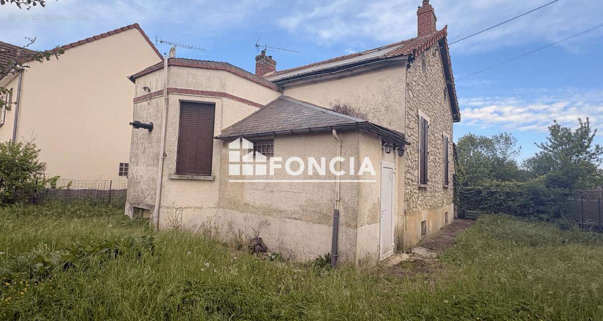Maison à PUSSAY