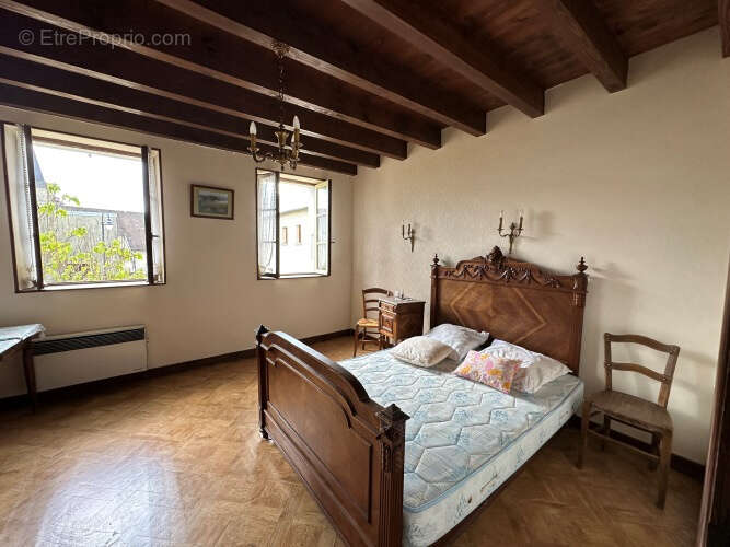 Maison à ESPINASSE