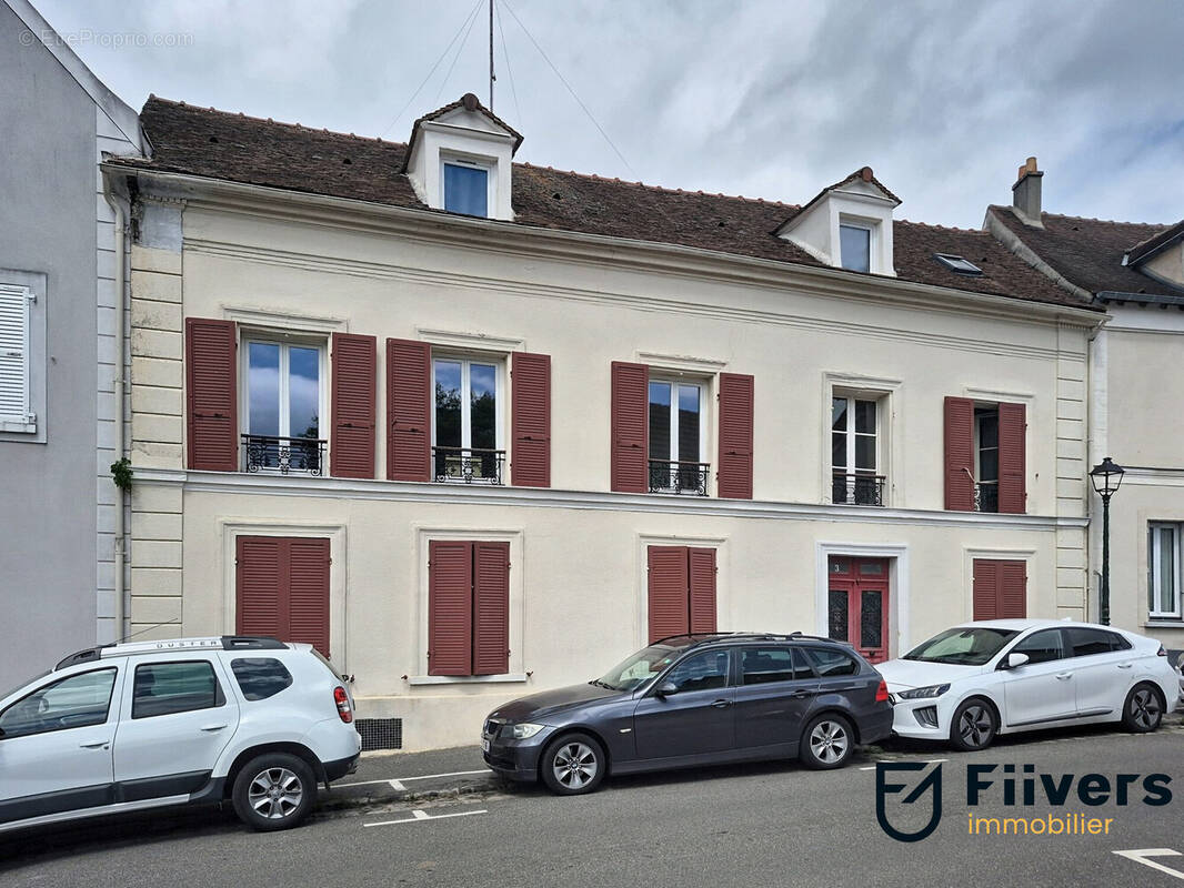 Appartement à MENNECY