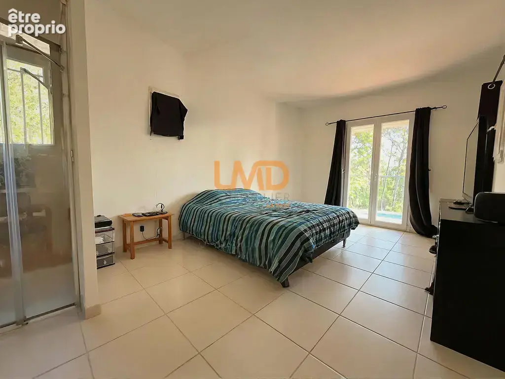 Draguignan – Grande propriété au calme avec piscine et 4 000 m² - photo 11