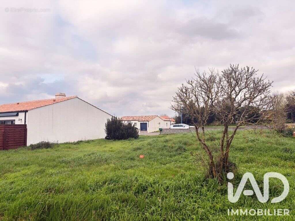 Terrain 461 m² à Vaire  - photo 4