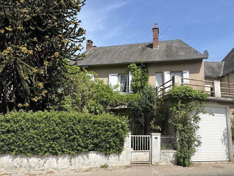 Maison à ARNAC-POMPADOUR