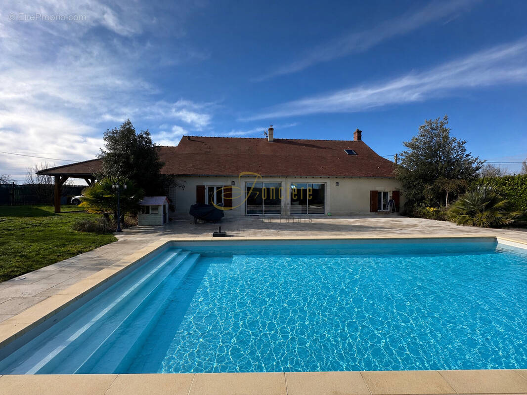 Maison à SAINT-DOULCHARD