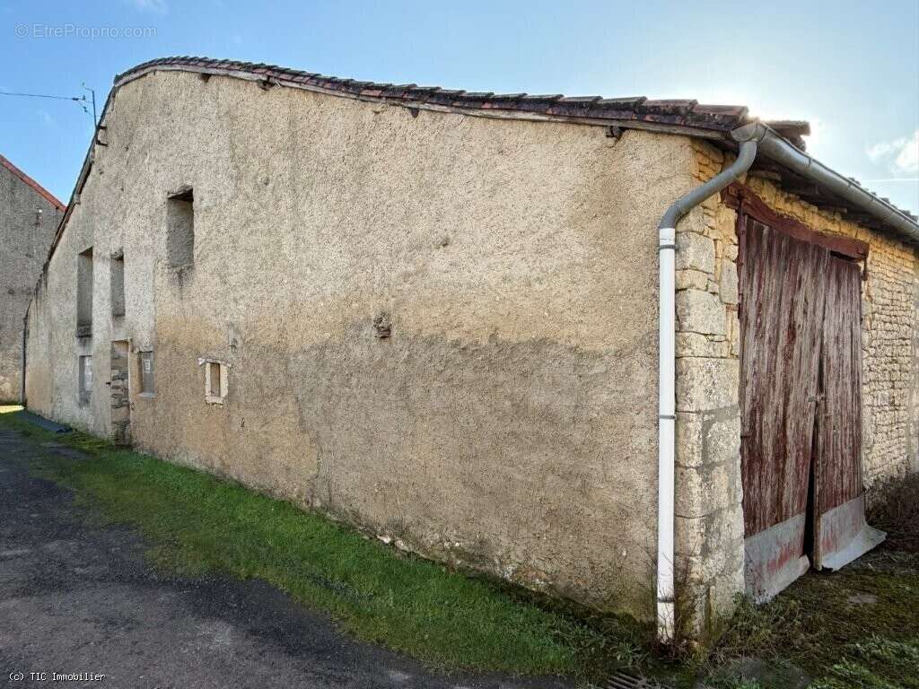 Maison à RUFFEC