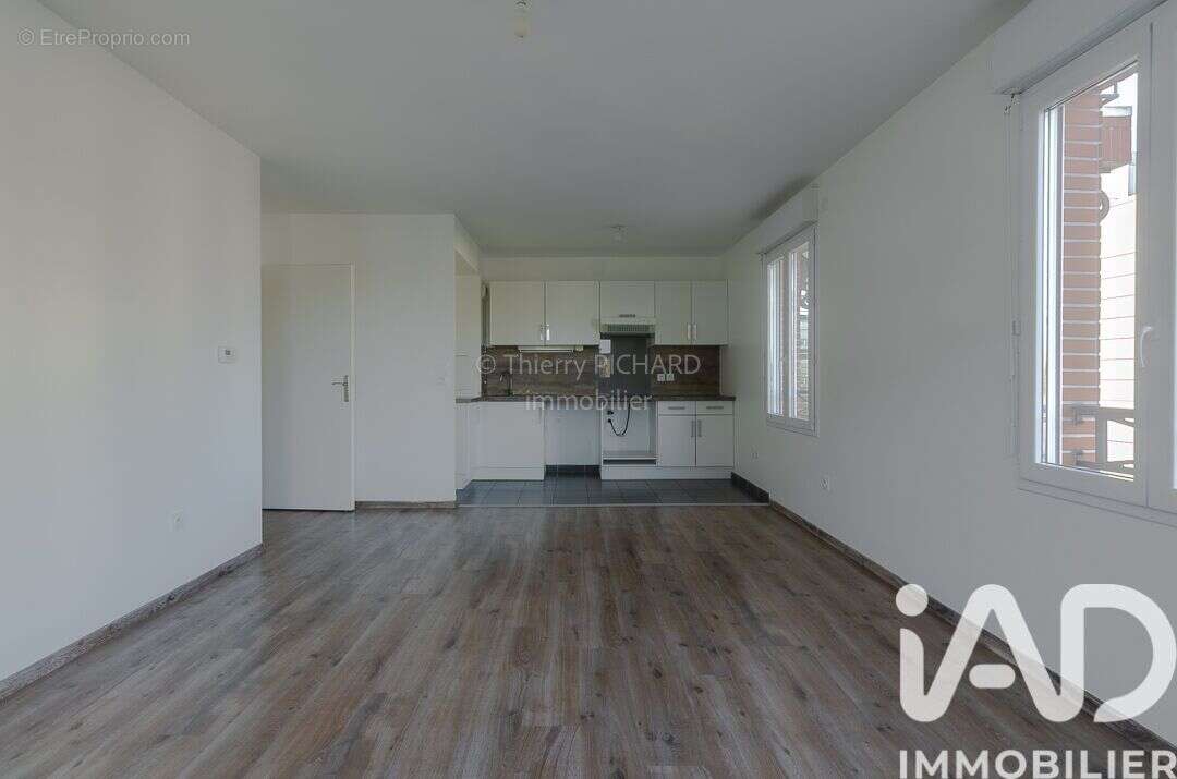Appartement 61 m² à Romainville  - photo 4