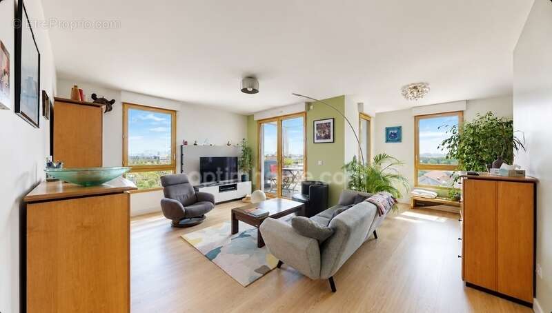 Aubervilliers (93) - front populaire - 5 pieces - 3 chambres - 110m2 - beaux volumes - lumineux - etage eleve - vue degagee - te - photo 3