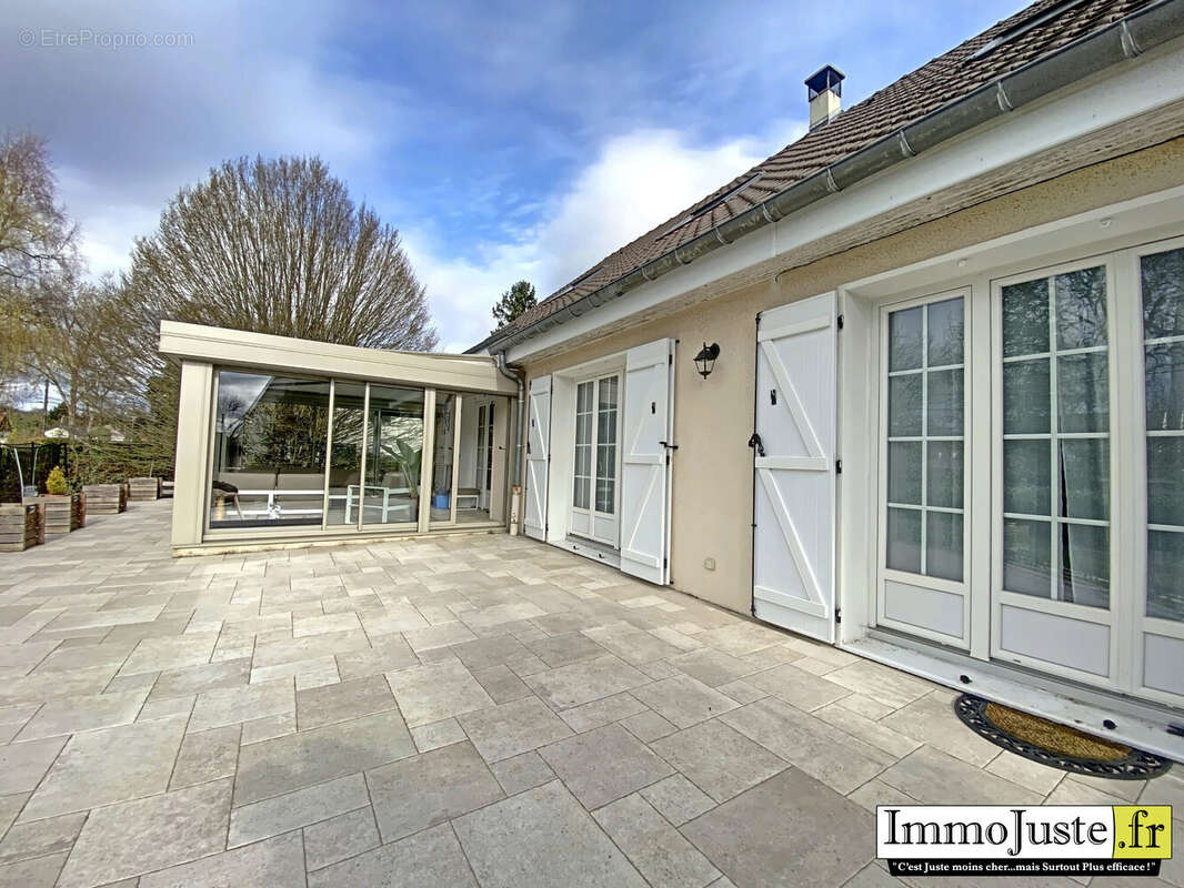 Maison à LES ESSARTS-LE-ROI
