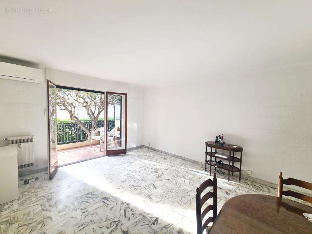 Appartement à SANARY-SUR-MER