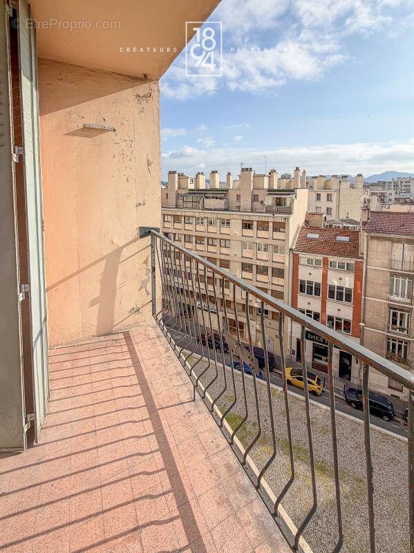 Appartement à MARSEILLE-6E