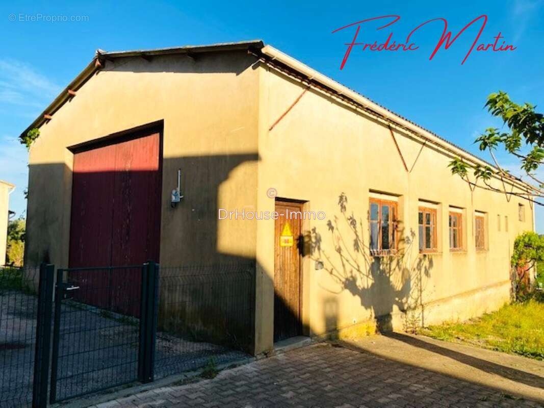 Maison 350 m² à Uzes  - photo 9