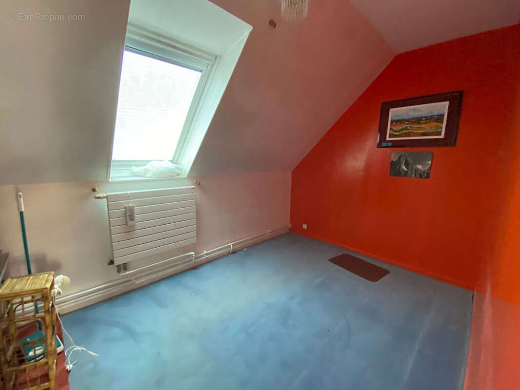 Maison à LES CLAYES-SOUS-BOIS