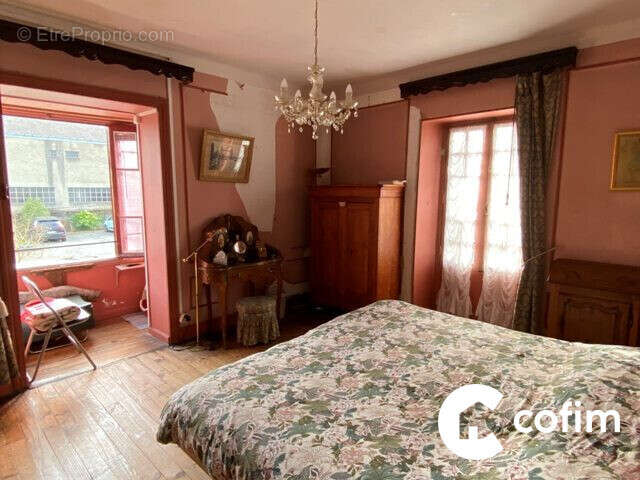 Maison 270 m² à Nay  - photo 8
