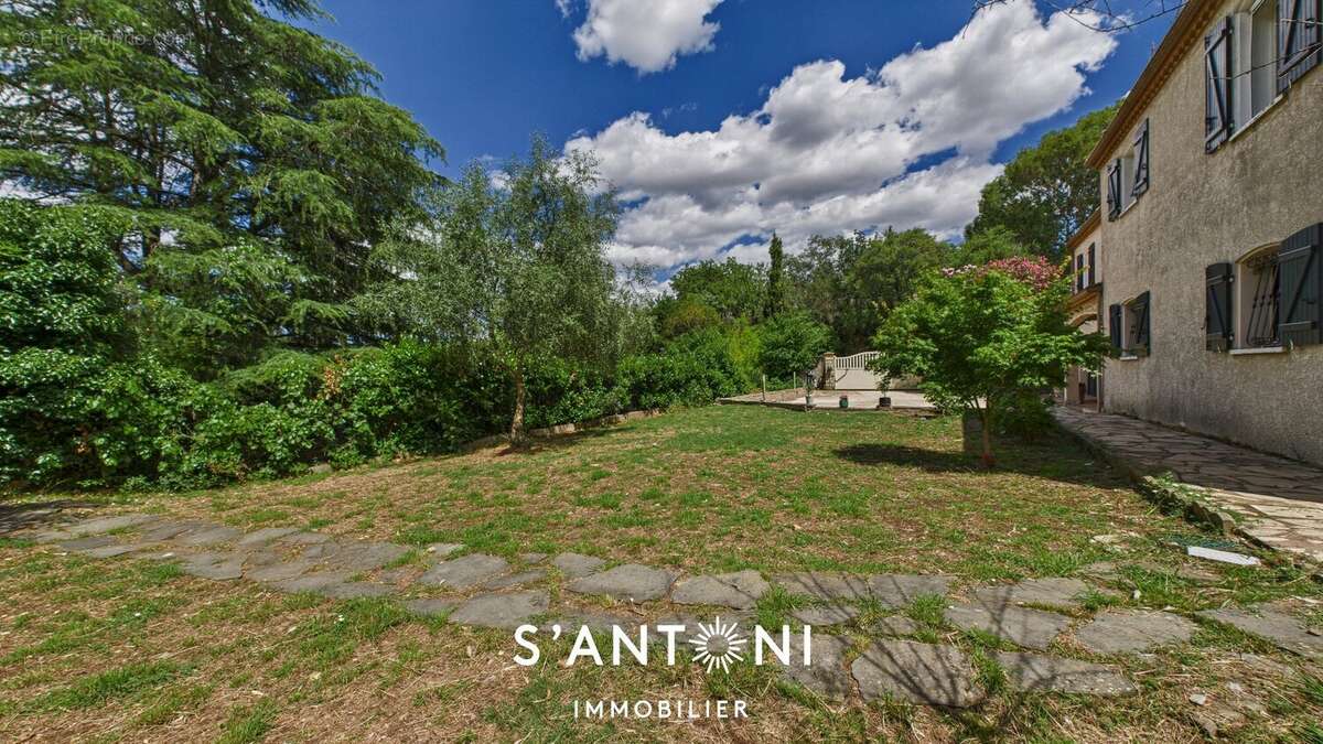 Maison à SAINT-THIBERY