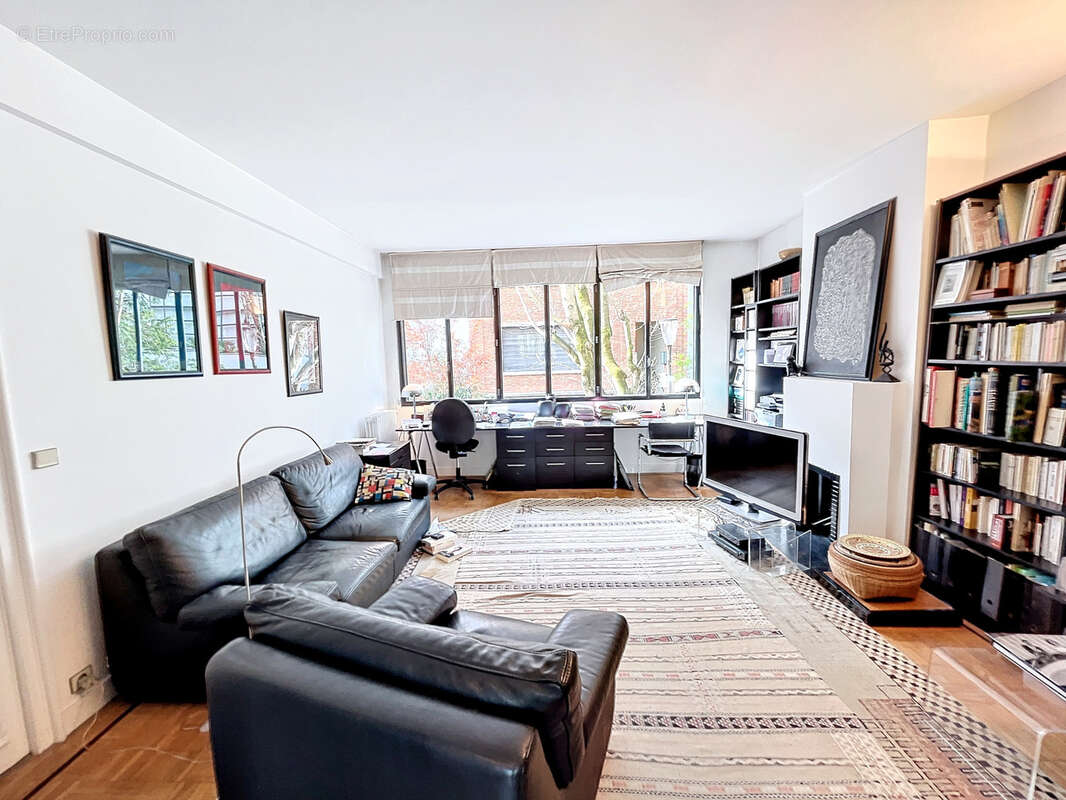 Appartement à PARIS-14E