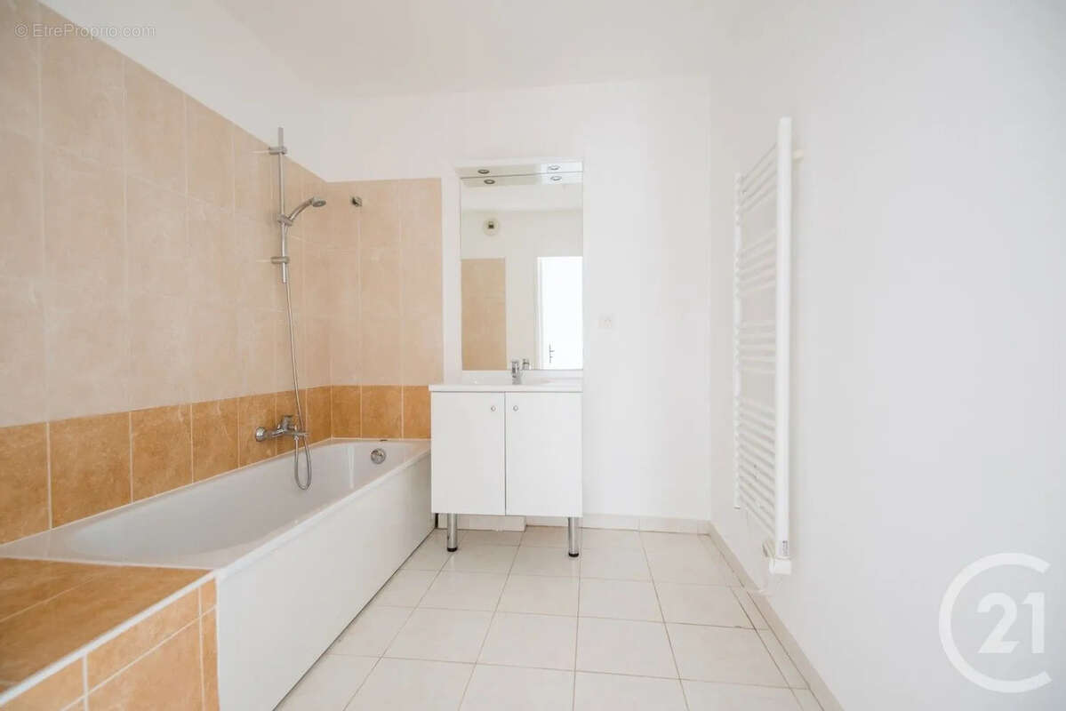 Appartement 85 m² à Antibes  - photo 9