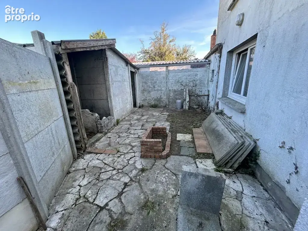 Maison mitoyenne à rénover, beau potentiel, secteur calme ! - photo 12
