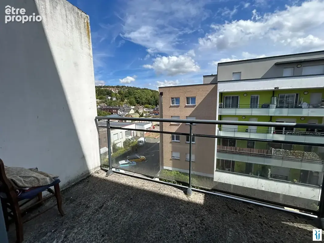 Spécial investisseurs ! Maromme studio loué avec balcon, parking et local vélo. - photo 6