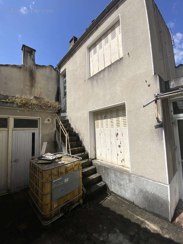 Maison à AIGRE
