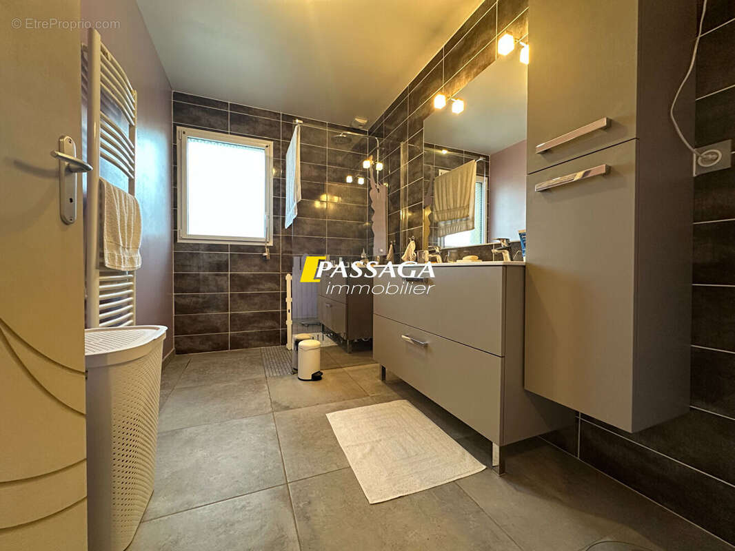 Maison à SAINTE-EULALIE-D&#039;OLT