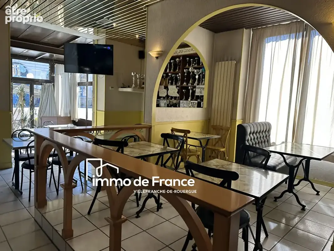 Immeuble avec murs de bar brasserie et étages a aménager - photo 2