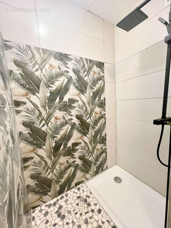 Appartement T3 de 50 m² à Roanne avec isolation extérieure financée - photo 3