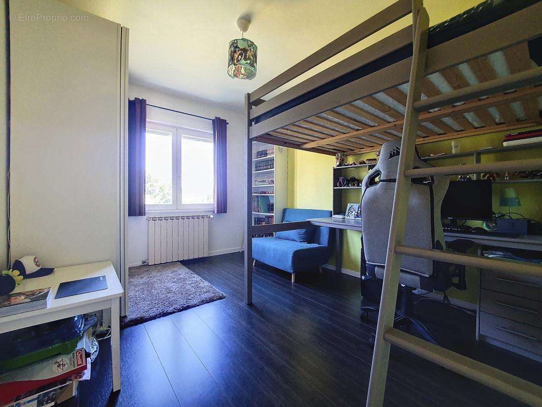 Maison - 3 Chambres - possibilité 4 - Cave - Buanderie - Terrasse - Balcon - Jardin - Piscine - Au calme - photo 15