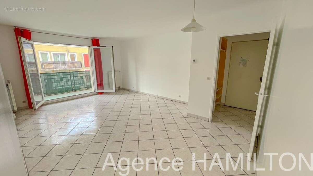 Appartement à VILLENEUVE-LA-GARENNE