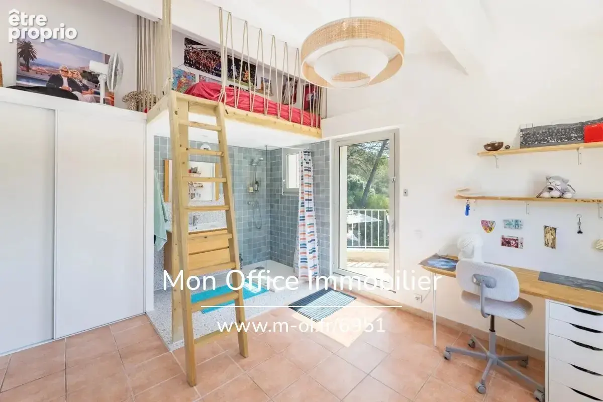 Référence : 6951-NGU - Maison 7 pièces - 210m2 - Piscine et vue dégagée sur les pins - Commerces à pied - photo 17