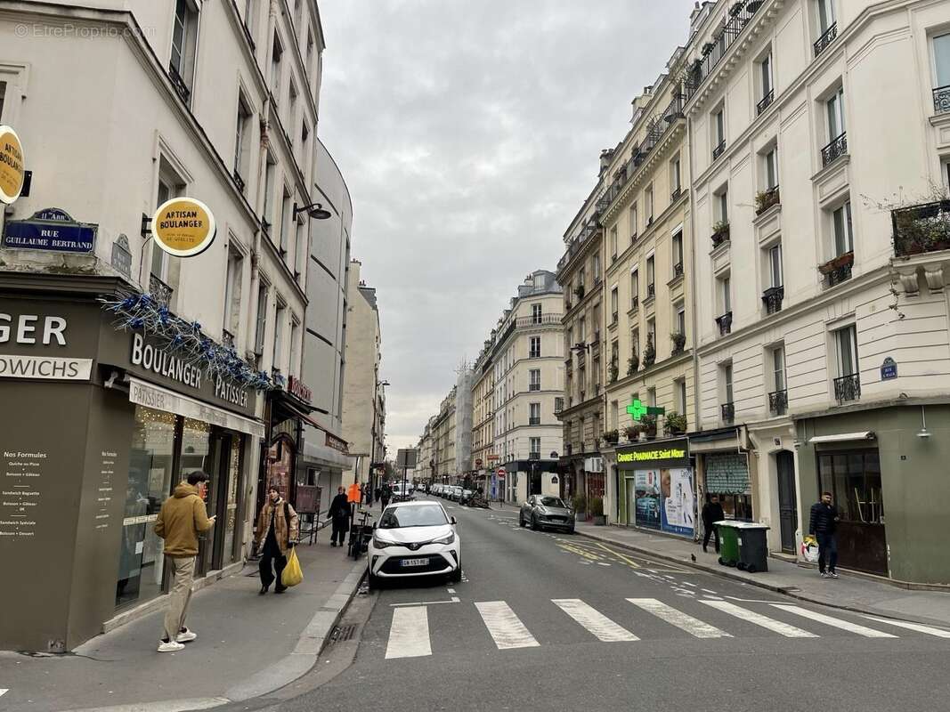 Autre à PARIS-11E