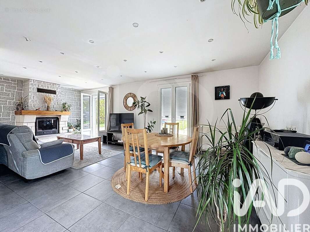 Photo 2 - Maison à BONNEUIL-EN-VALOIS