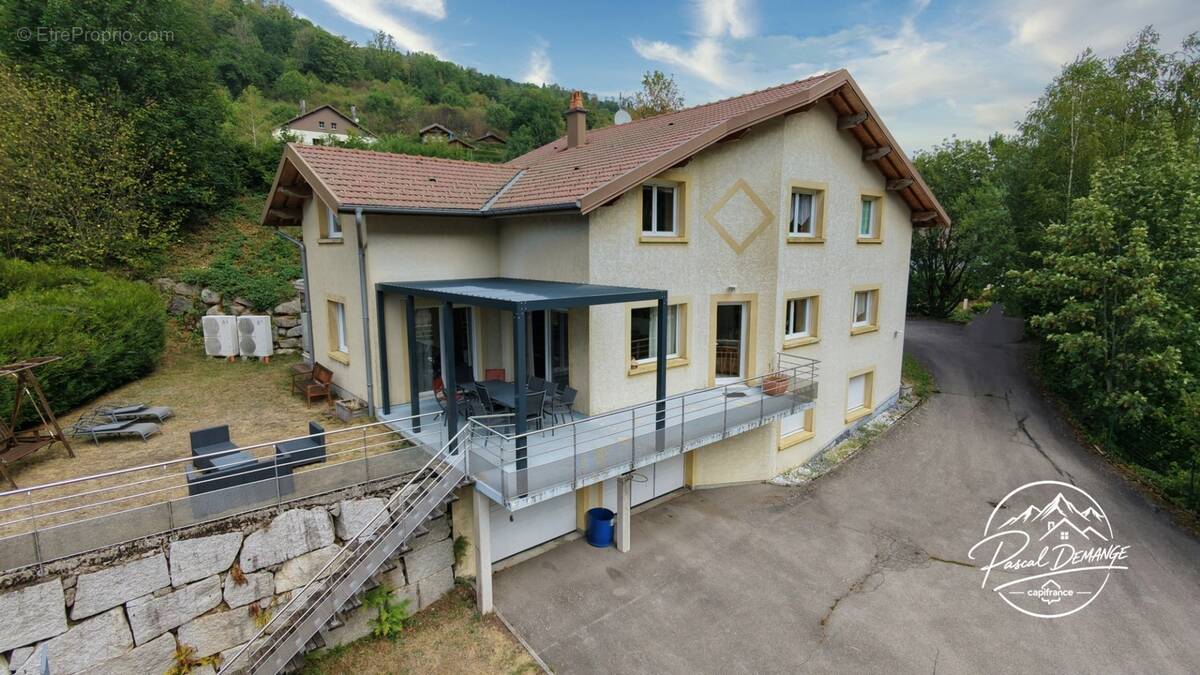 Maison à LA BRESSE