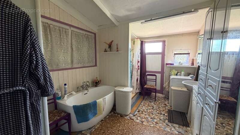 Maison 5 pièces 108m2 PESSAC Haut Brion vue exceptionnelle - Dépendances - photo 9