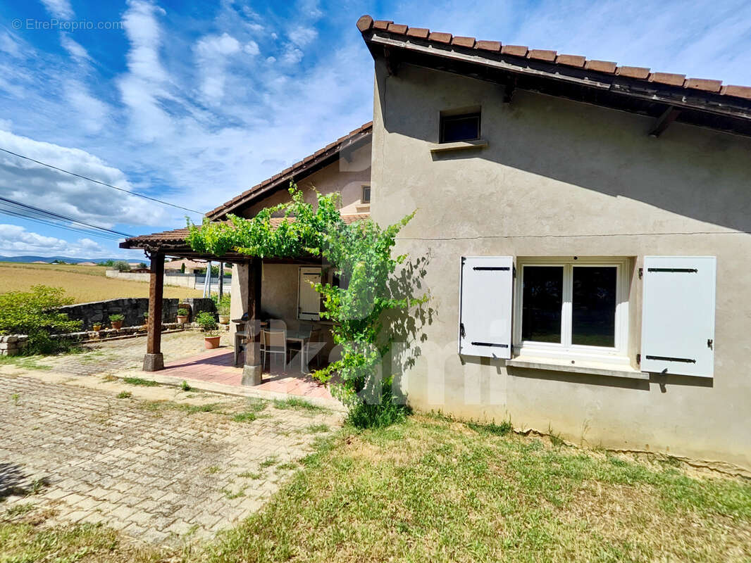 Maison à SAINT-CYR