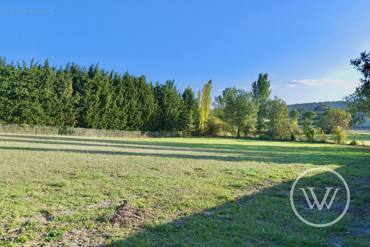 Terrain à VILLENEUVE-LES-MONTREAL