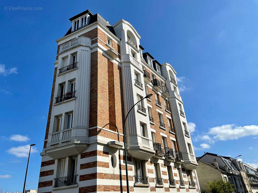 Appartement à LA GARENNE-COLOMBES