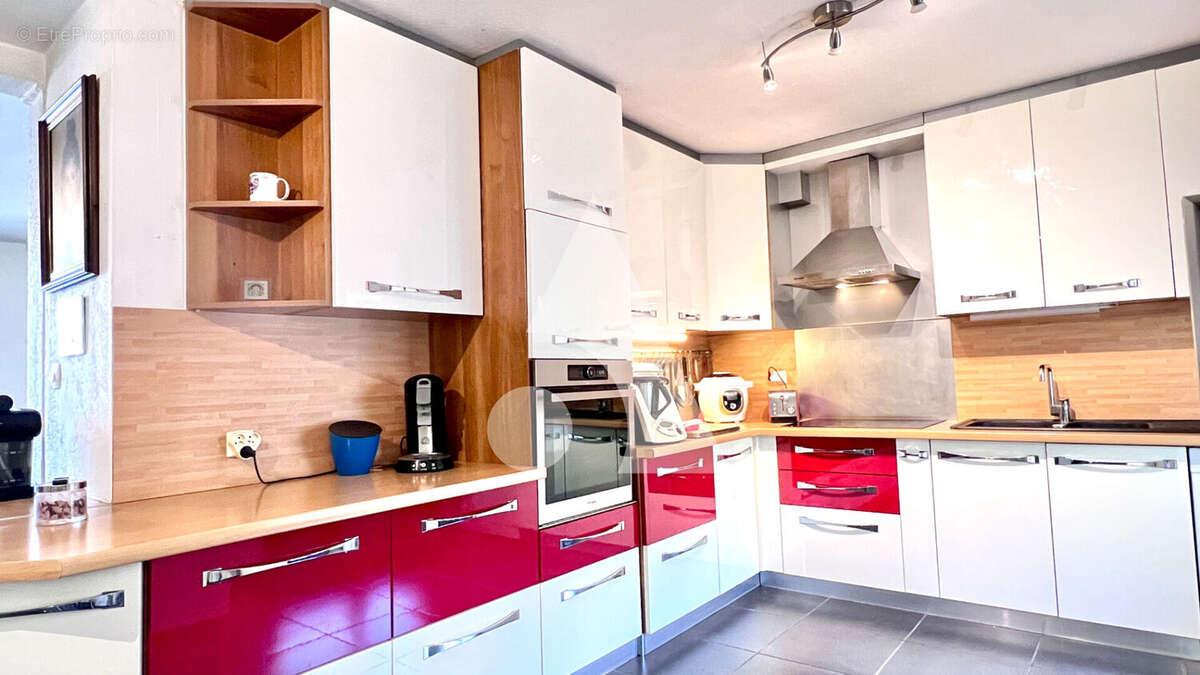 Maison à BELLEGARDE-SUR-VALSERINE