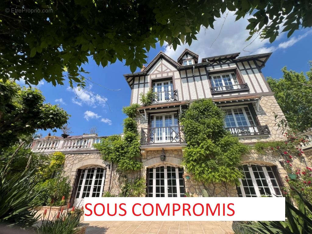Maison à FONTAINEBLEAU