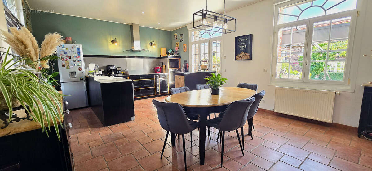 Maison à CHEVINCOURT