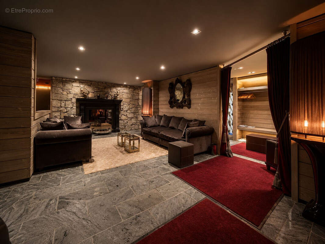 Maison 587 m² à La Perriere  - photo 6