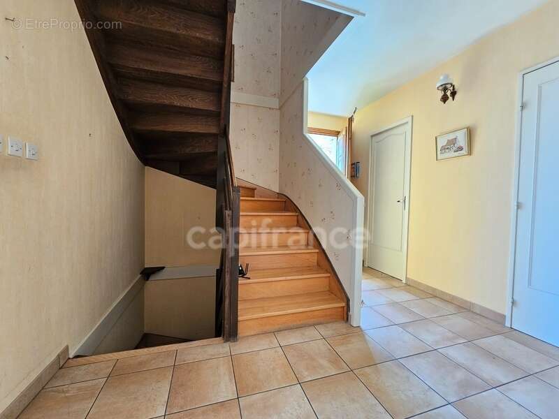 Maison à vendre 4 pièces avec garage et jardin PANISSIERES (42) - photo 11