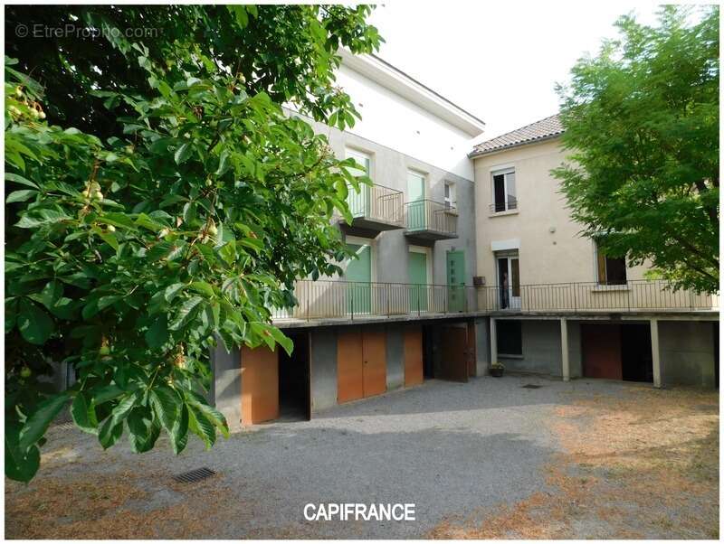 Commerce à LE CHAFFAUT-SAINT-JURSON