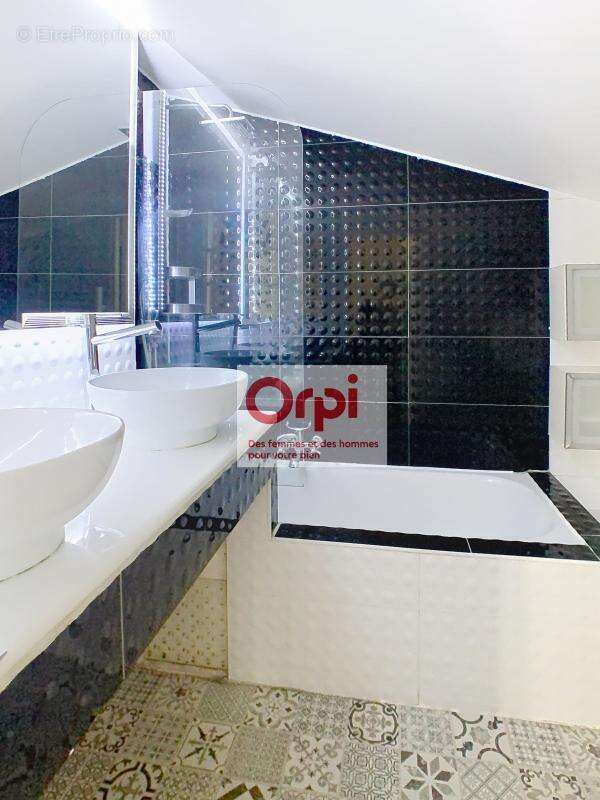 Maison à ISSY-LES-MOULINEAUX